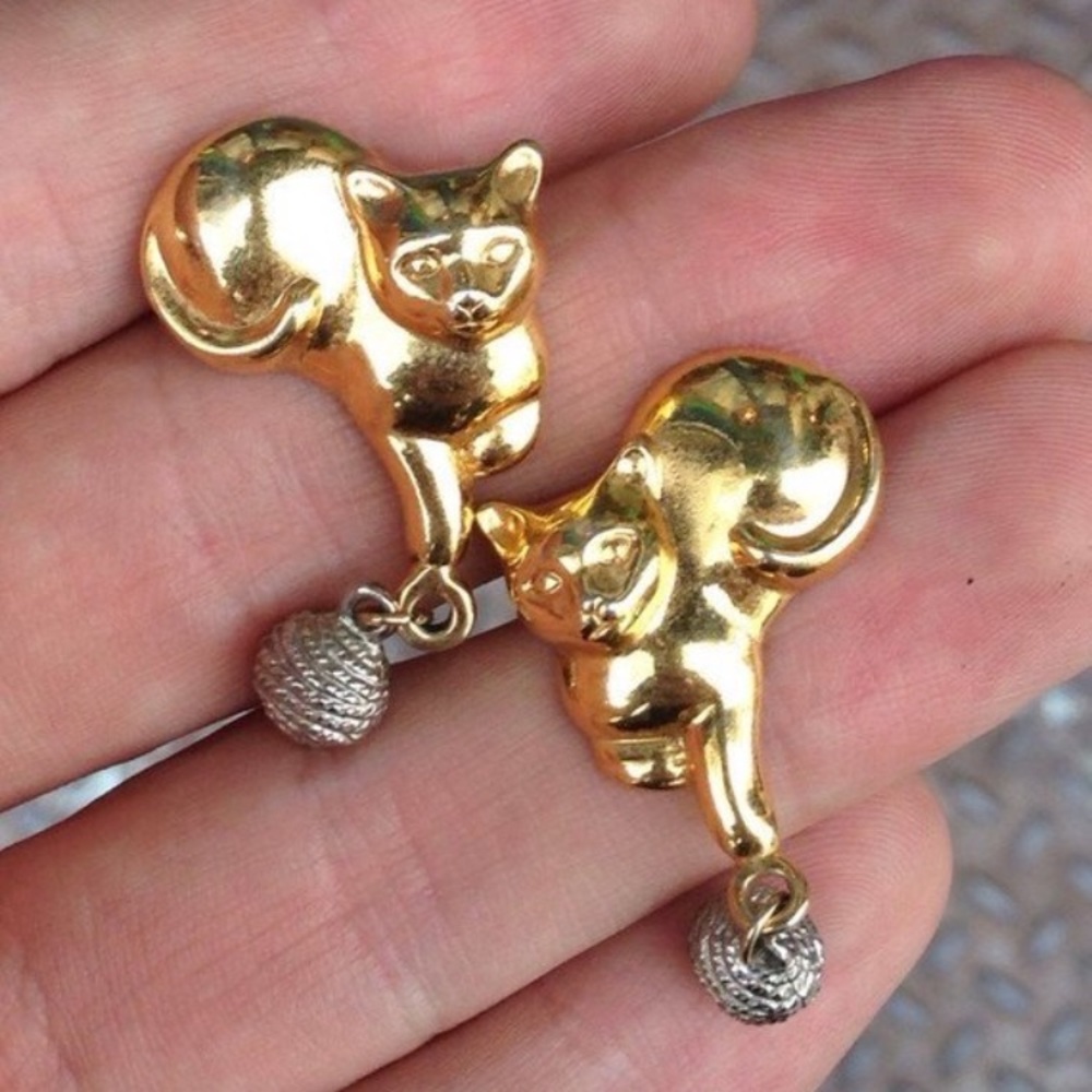 Cat Kitten Playing w Yarn Ball Gold Tone Earrings